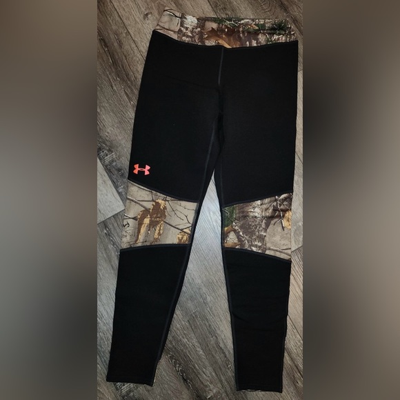 Under Armour Scent Control layer. Small - Picture 1 of 2